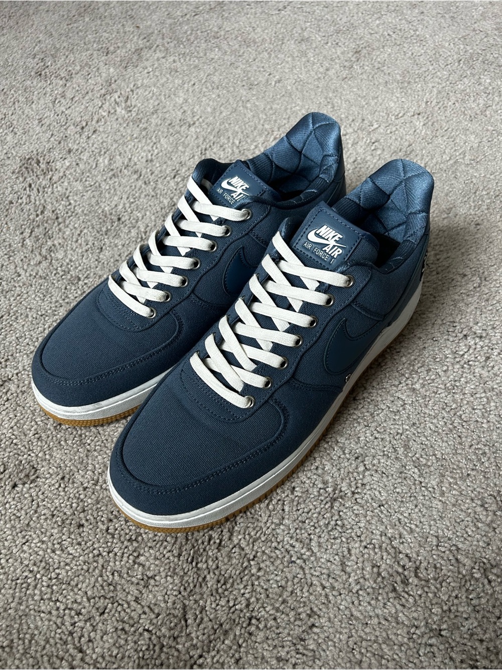 Nike Air Force 1 Low Men's Sneakers in Navy with White Laces